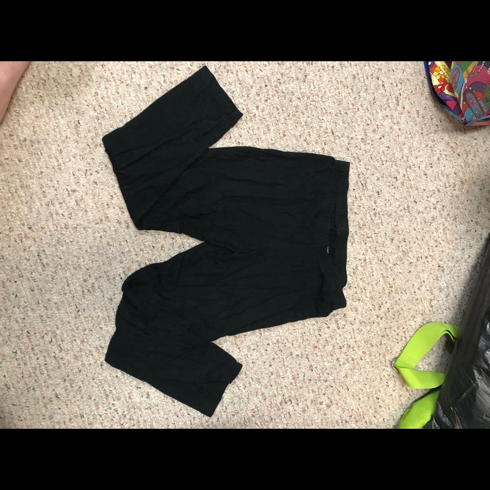 Plain black leggings